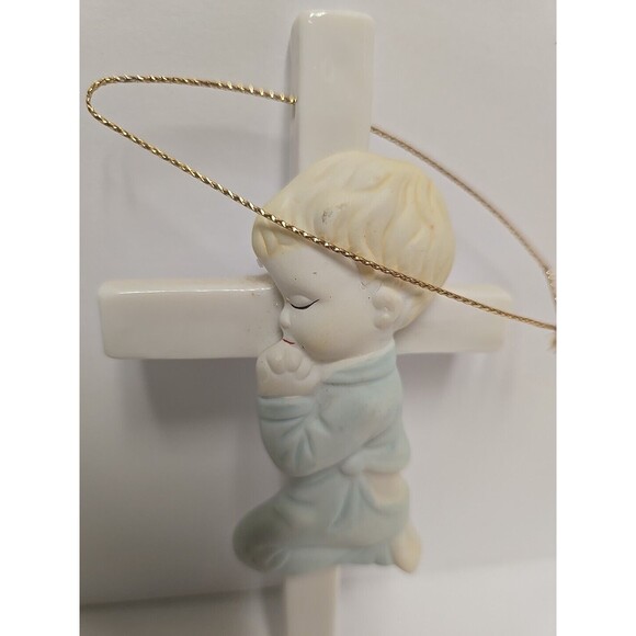 Baby Boy Praying - Porcelain  Hanging Cross by Toma - Picture 2 of 5